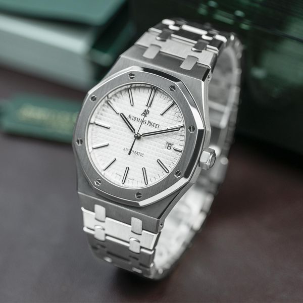 Audemars Piguet Royal Oak 15400ST.OO.1220ST.02